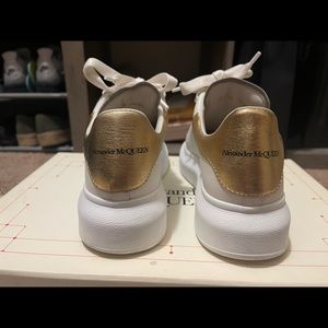 COPY - Alexander Mcqueen Gold sneakers